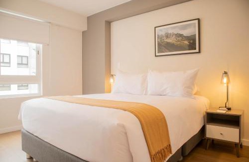 Leuro Apartamento | Inviting 2BR Balcony in Lively Miraflores