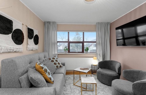 Breidholt Apartamento | Inviting 2BR Haven in the Heart of the Suburbs