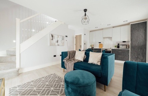 Dorking Apartamento | Inviting 2BR House in Dorking