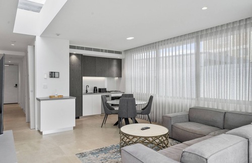 Coogee Apartamento | Inviting 2BR Unit w/Parking near Coogee Beach