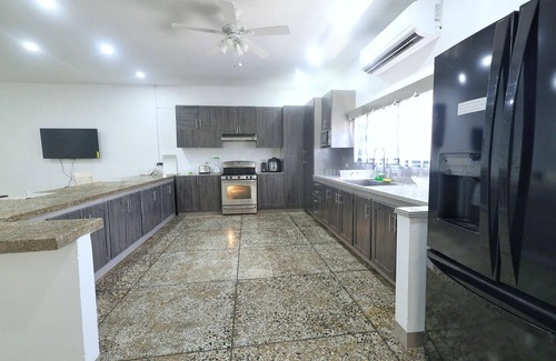 Scarborough Apartamento | Inviting 3-bed Apt in Whim Estate- Nearscarborough