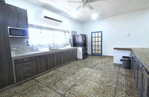 Scarborough Apartamento | Inviting 3-bed Apt in Whim Estate- Nearscarborough
