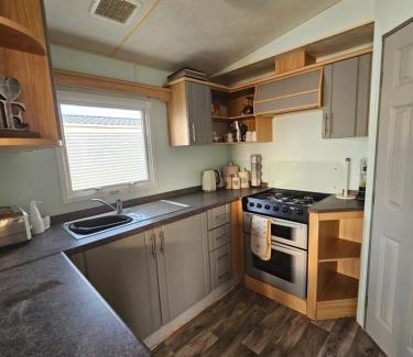 Porthcawl Chalet De Esquí | Inviting 3-Bed Caravan in Porthcawl