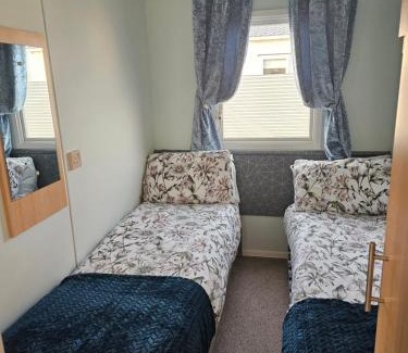 Porthcawl Chalet De Esquí | Inviting 3-Bed Caravan in Porthcawl