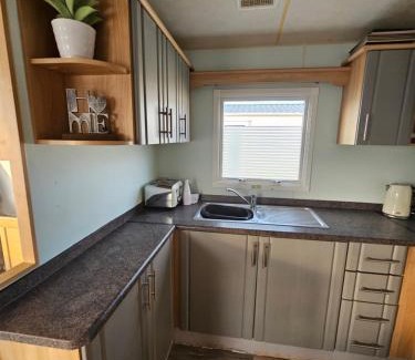 Porthcawl Chalet De Esquí | Inviting 3-Bed Caravan in Porthcawl