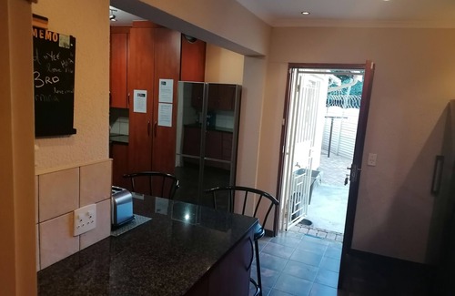 Kempton Park Casa | Inviting 3-Bed House in Kempton Park