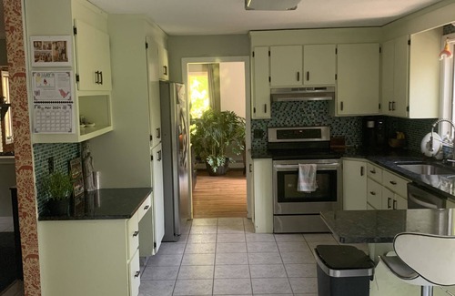 Canton Casa | Inviting 3 Bedroom Mid-Century Modern in Canton, CT