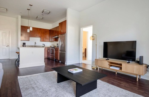 Cambridge Apartamento | Inviting Alewife 2BR w/ Gym & W/D, nr Red Line, by Blueground