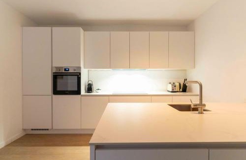 South Antwerp Apartamento | Inviting and bright 7-Person Apartment in Antwerp