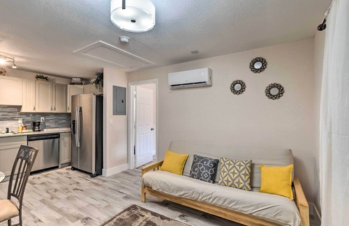 Riviera Beach Apartamento | Inviting Apartment < 2 Mi to Riviera Beach!