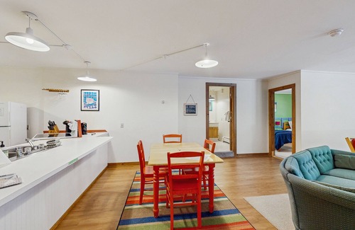 Bar Harbor Apartamento | Inviting apartment near downtown and Acadia National Park - dog-friendly
