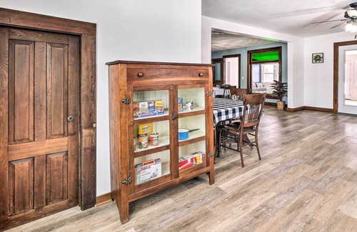 Ashland Casa | Inviting Ashland Farmhouse: 7 Mi to Downtown!