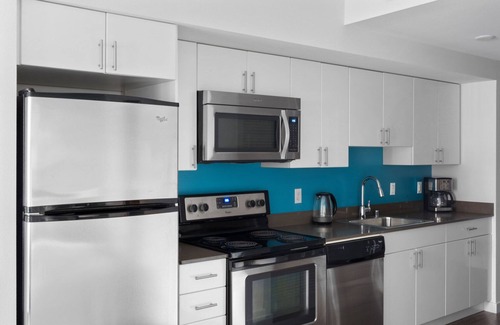 West Woodland Apartamento | Inviting Ballard Studio w/ BBQ & W/D, nr Shops, by Blueground