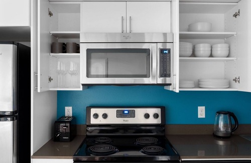 West Woodland Apartamento | Inviting Ballard Studio w/ BBQ & W/D, nr Shops, by Blueground