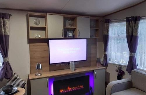 Skegness Casa | Inviting beautiful 3-Bed Caravan in Ingoldmells