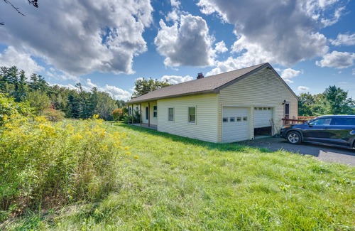 Berne Casa | Inviting Berne Getaway w/ Deck - Pets Welcome!