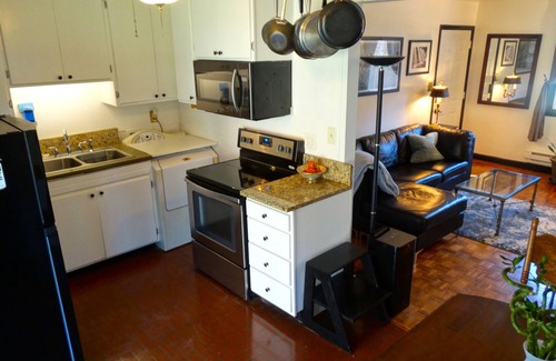 Charlotte Condominio | Inviting Charlotte Condo, W/D, Garden Patio & Courtyard View