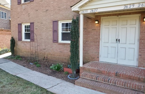 Charlotte Condominio | Inviting Charlotte Condo, W/D, Garden Patio & Courtyard View