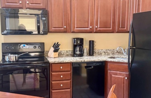 Francestown Casa | Inviting Condo w Hot Tub & Fireplace
