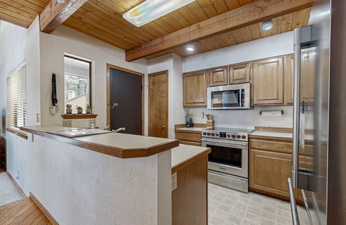 Tennis Village Casa | ¡Condominio acogedor con sauna privada y maravillosas comodidades compartidas!
