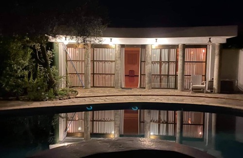 Orgiva Cabaña | Cortijo andaluz con piscina privada y todas las comodidades