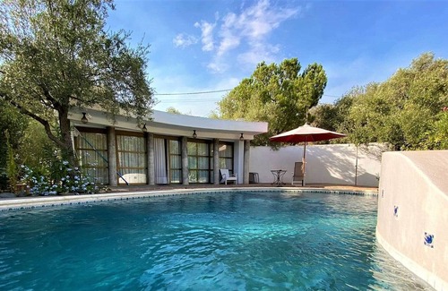 Orgiva Cabaña | Cortijo andaluz con piscina privada y todas las comodidades