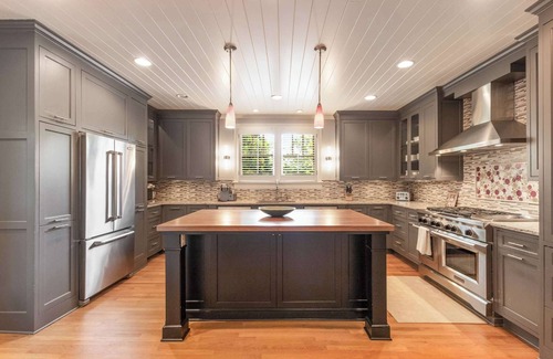Morningside-Lenox Park Casa | Inviting Craftsman Retreat:Your Home Away from Home