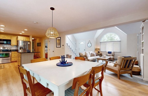 East Falmouth Casa | Inviting dog-friendly home with furnished deck & firepit, near golf