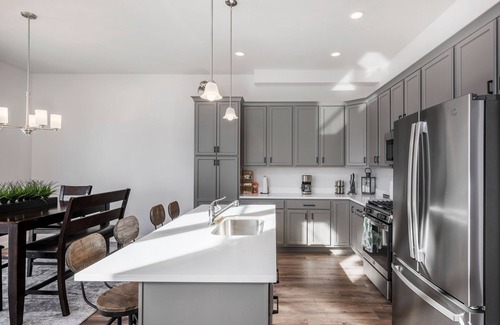 Deer Mountain Casa | Inviting Hideout Townhome w/ Balcony & Lake Views!