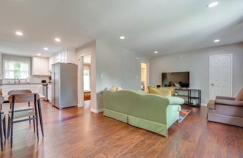 Gresham Park Casa | Inviting Home w/ Backyard: 8 Mi to Dtwn Atlanta!
