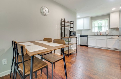 Gresham Park Casa | Inviting Home w/ Backyard: 8 Mi to Dtwn Atlanta!