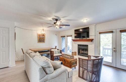 Diamondhead Casa | Inviting Home with Golf Course View in Diamondhead!