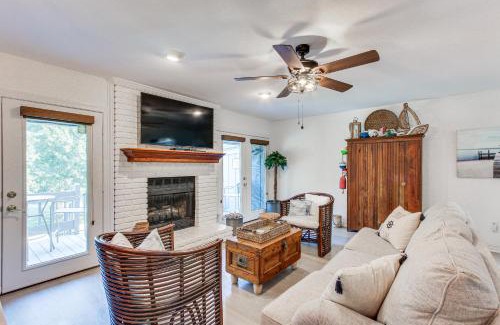 Diamondhead Casa | Inviting Home with Golf Course View in Diamondhead!