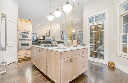 Lakeside Casa | Inviting home with hot tub, high-speed WiFi, fireplace, washer/dryer & wet bar