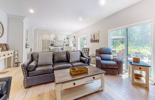 Salisbury Casa | Inviting house in Salisbury with EV charger, balcony, firepit, and gas grill