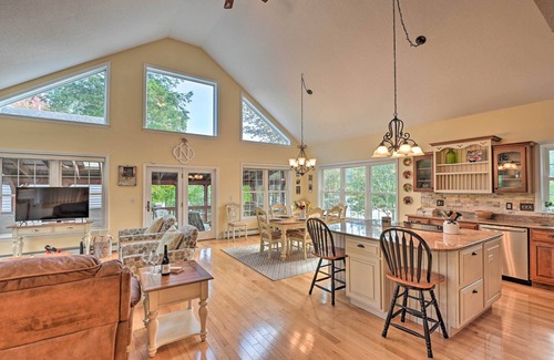 Lucerne-in-Maine Casa | Inviting Lakefront Home: Seasonal Boat Dock!