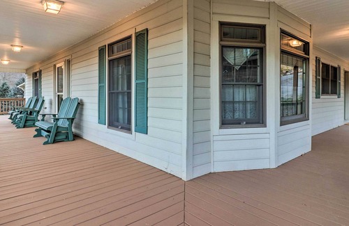 Valley Creek Run Casa | Inviting Maggie Valley House ~ 4 Mi to Slopes