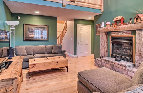 Valley Creek Run Casa | Inviting Maggie Valley House ~ 4 Mi to Slopes
