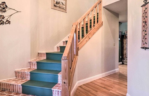 Valley Creek Run Casa | Inviting Maggie Valley House ~ 4 Mi to Slopes