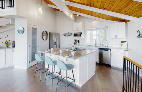 Camano Island Casa | Inviting pet-friendly waterfront home with firepit, pool table, grill, & W/D