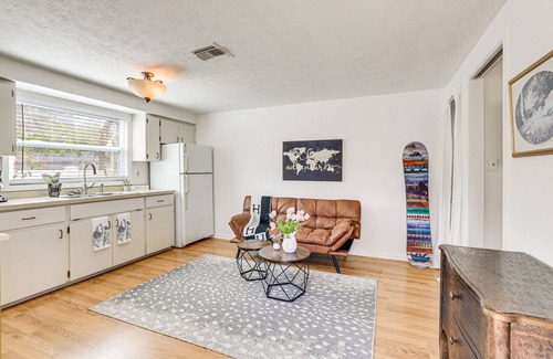 South Sarasota Cabaña | Inviting Sarasota Cottage: 5 Mi to Beach Access!