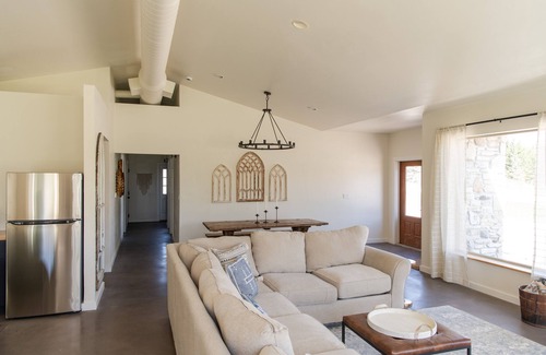 Ephraim Casa | Inviting Sister Bay retreat
