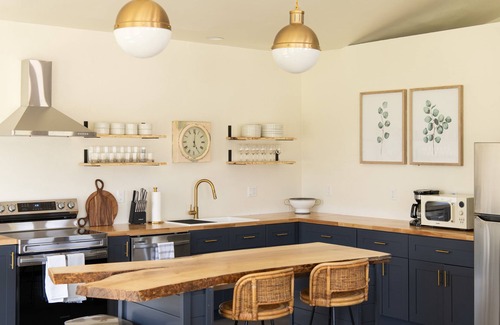 Ephraim Casa | Inviting Sister Bay retreat