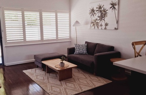 Rockingham Apartamento | New to VRBO: Inviting Stay in Rockingham City Centre