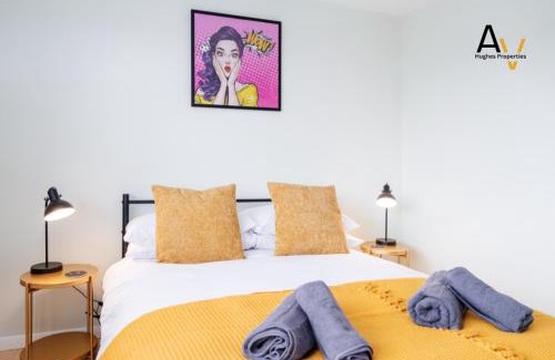 Northampton Casa | Inviting Two-Bedroom House - Garden, Free Driveway Parking, Perfect for Extended Stays By AV Hughes Properties