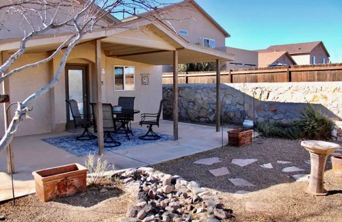 Las Cruces Casa | Invitingly Comfortable- Fireplace, WiFi, Mtn Views