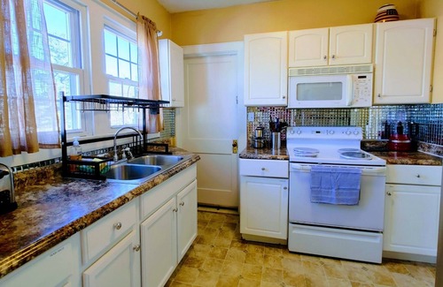 Horse Cave Casa | Inxon Mammoth Cave Bungalow Sleeps 16