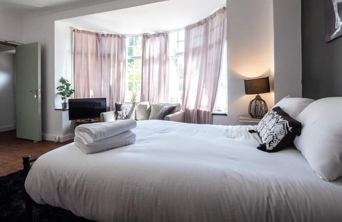 Bedworth Apartamento | Iolite - Studio Flat With Parking