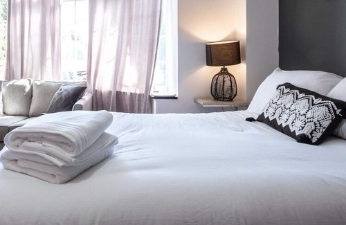 Bedworth Apartamento | Iolite - Studio Flat With Parking
