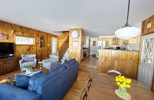 Bradford Casa | Iona Lake House on Lake Massasecum